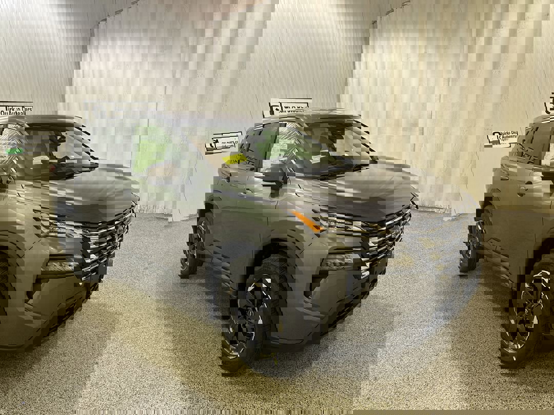 2026 Nissan Rogue SV's photo