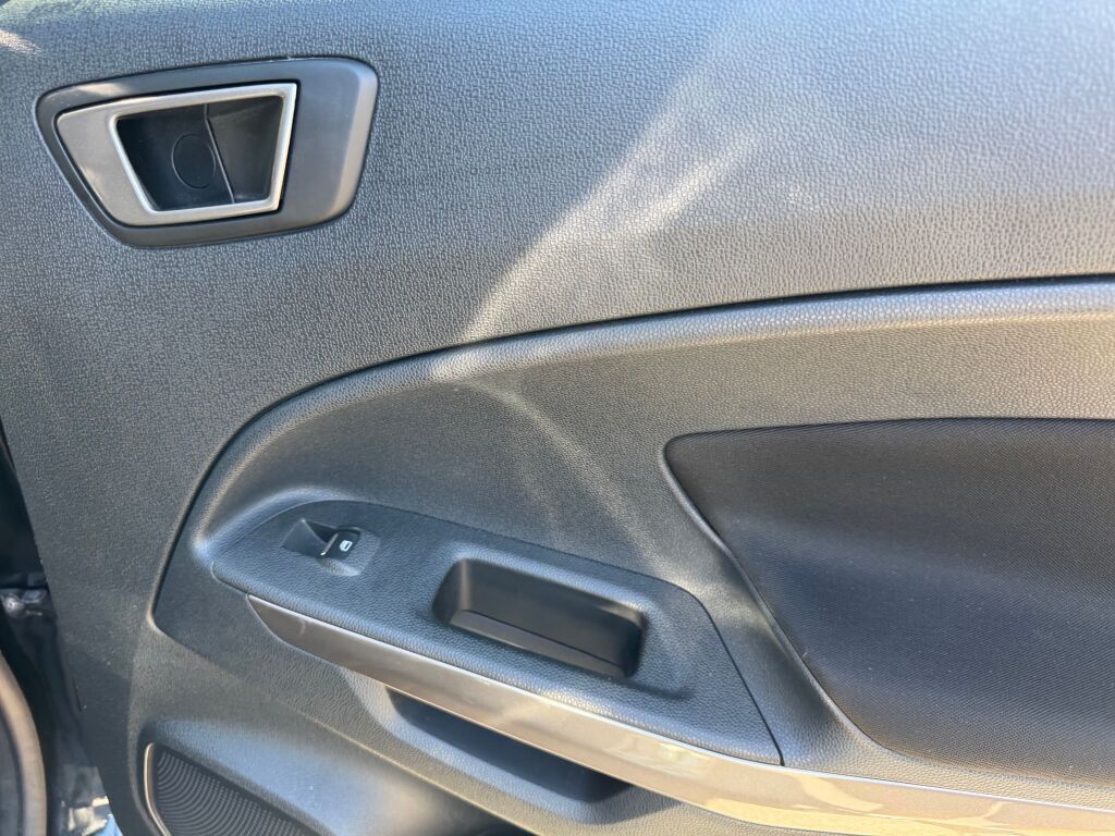 2020 Ford EcoSport SE photo 19