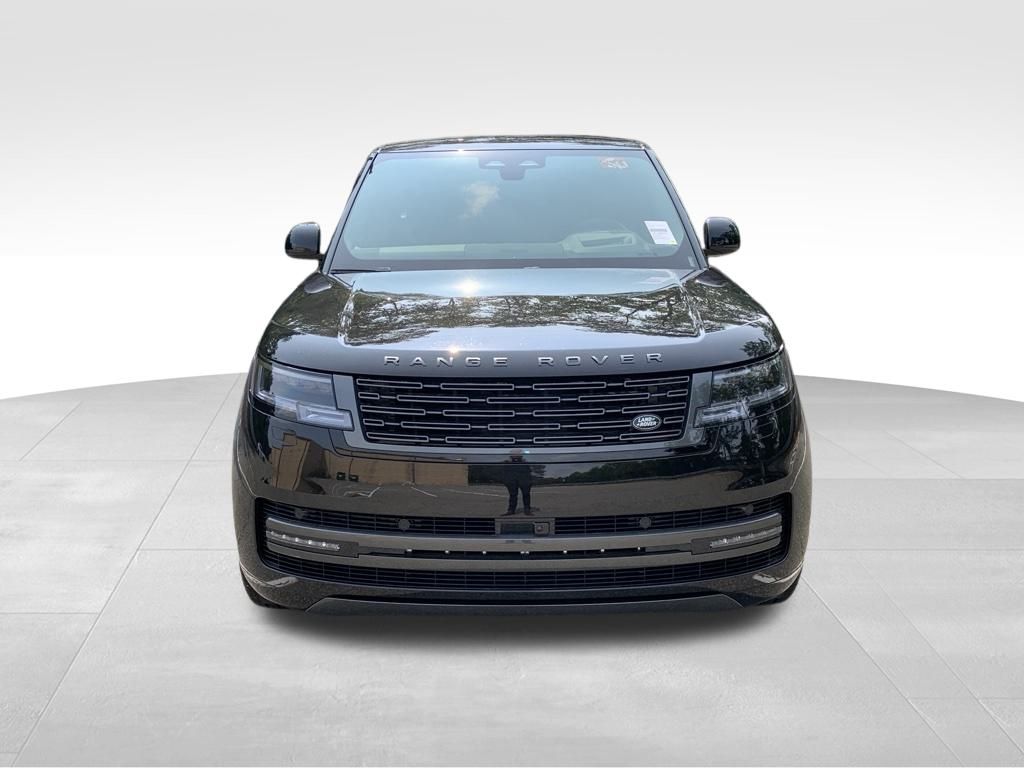 2025 Land Rover Range Rover SE photo 2