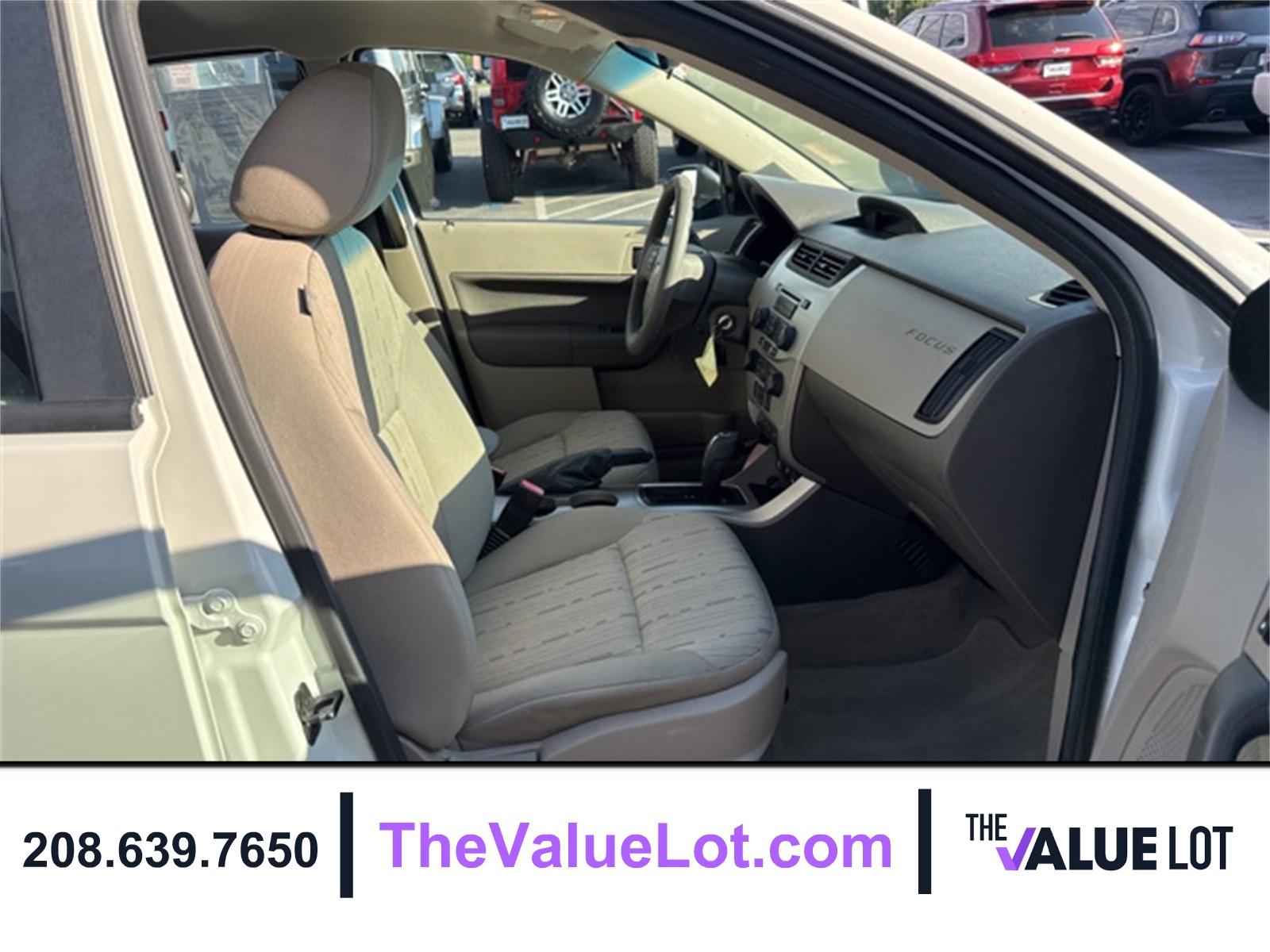 2010 Ford Focus SE photo 11