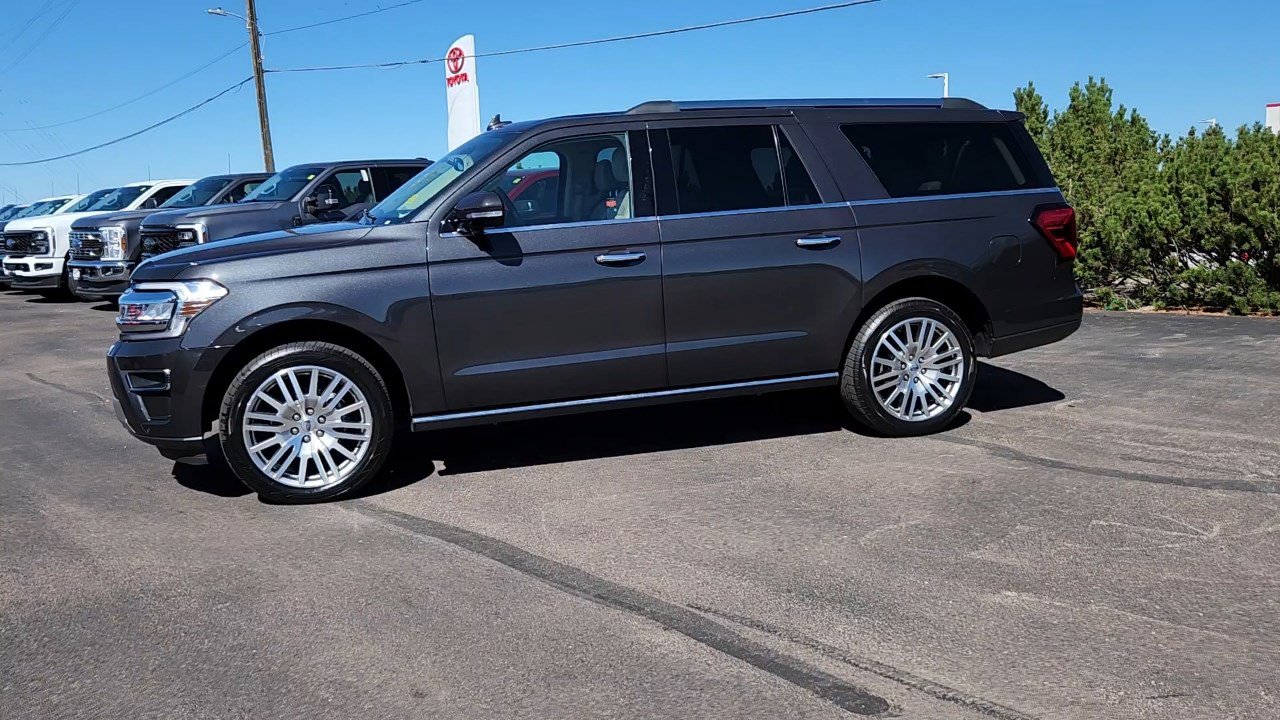 2023 Ford Expedition MAX Limited photo 2