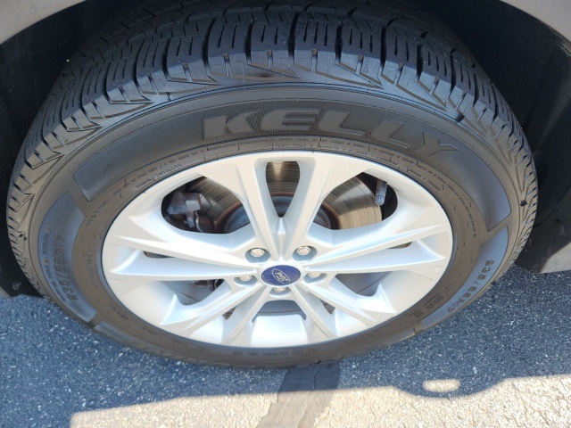 2017 Ford Escape SE photo 9