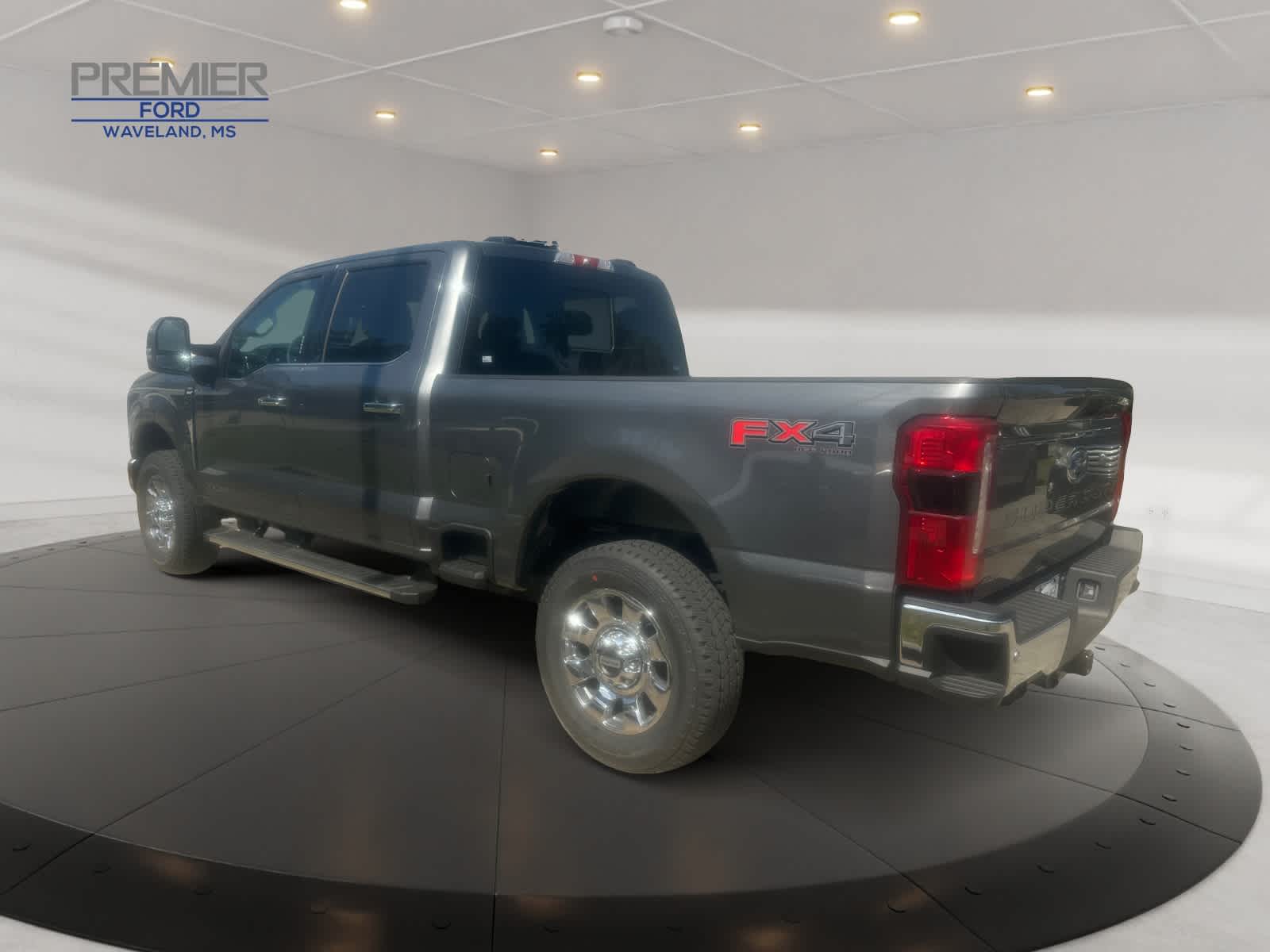 2026 Ford F-250 Lariat photo 3