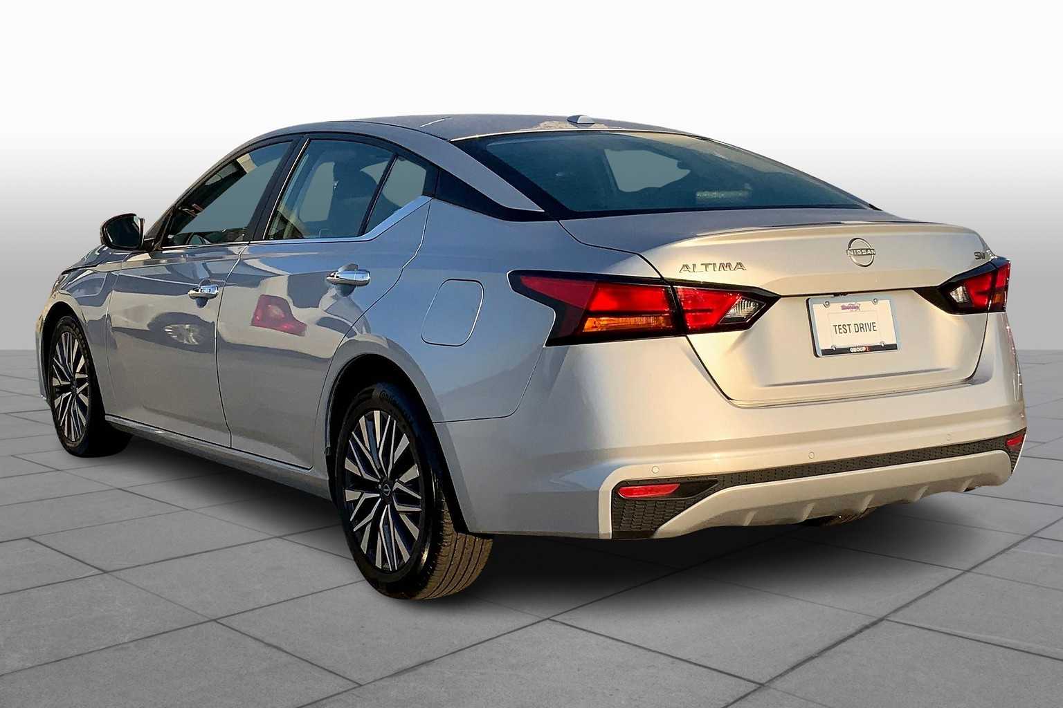 2023 Nissan Altima 2.5 SV photo 11