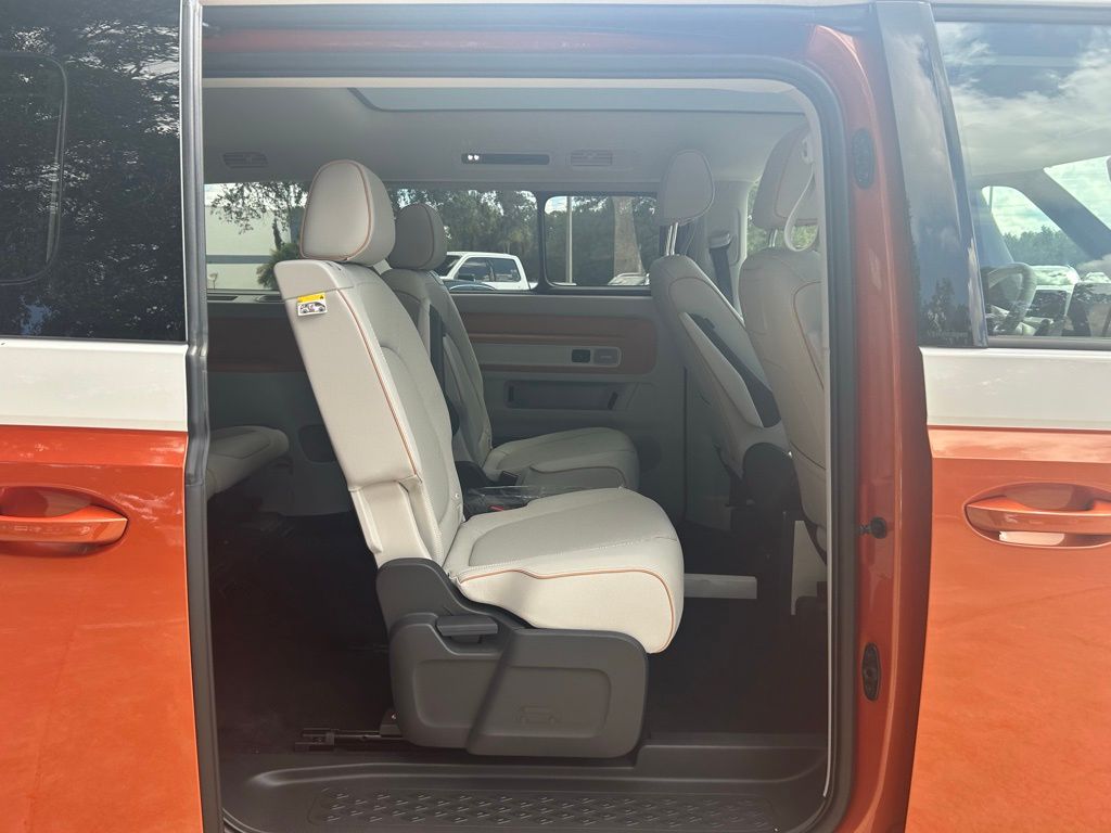 2025 Volkswagen ID. Buzz Pro Plus photo 28