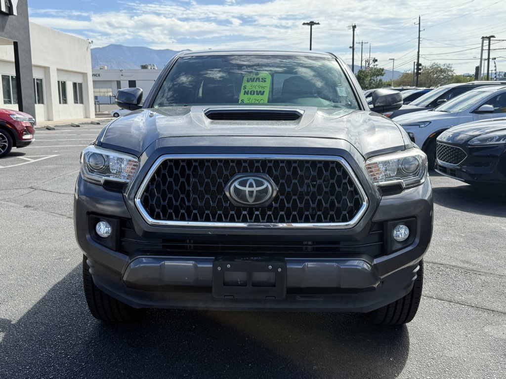 2018 Toyota Tacoma TRD Sport photo 3