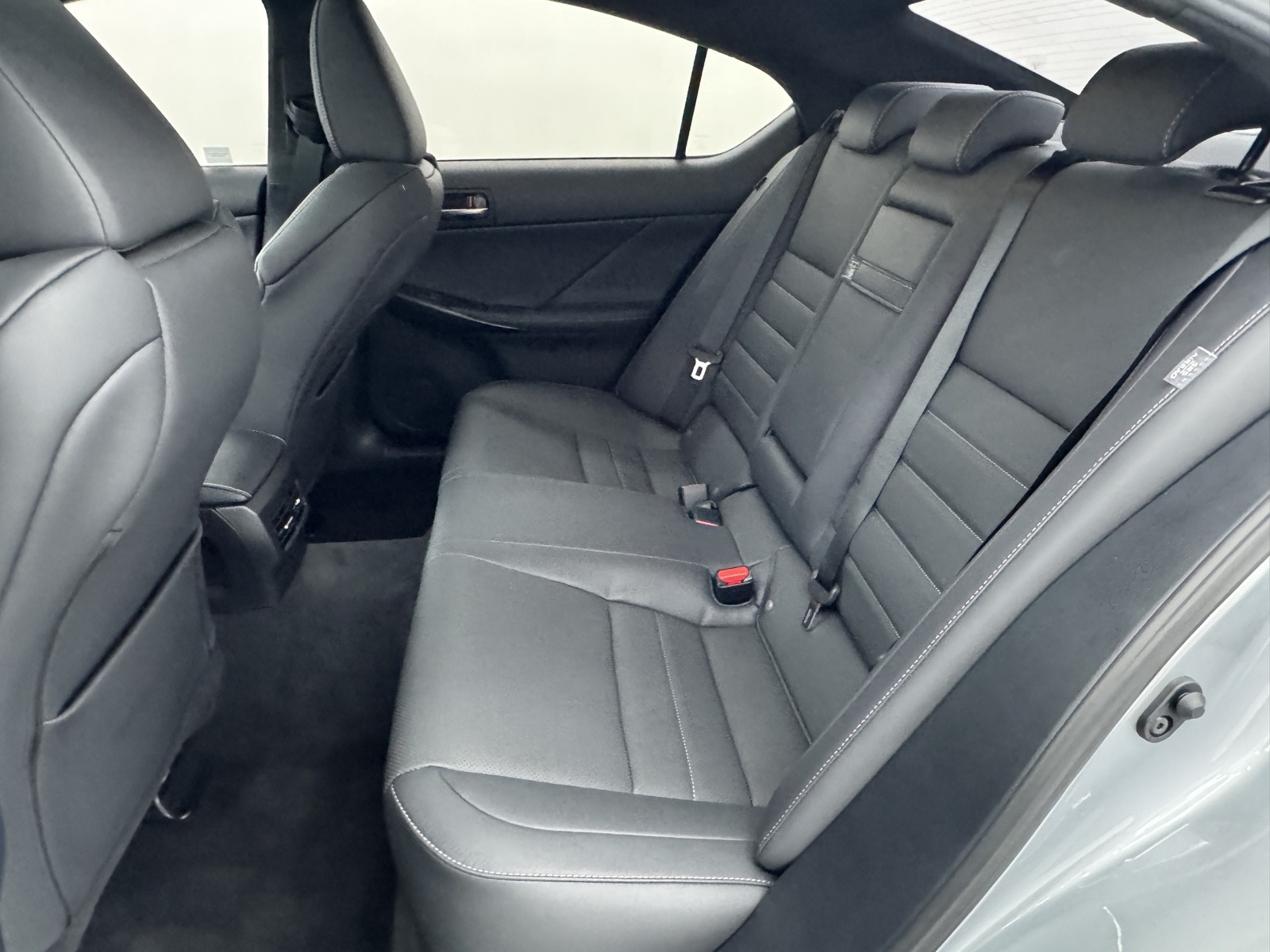 2022 Lexus IS 350 F SPORT photo 6