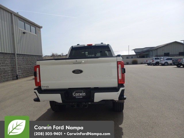2025 Ford F-350 Lariat photo 3