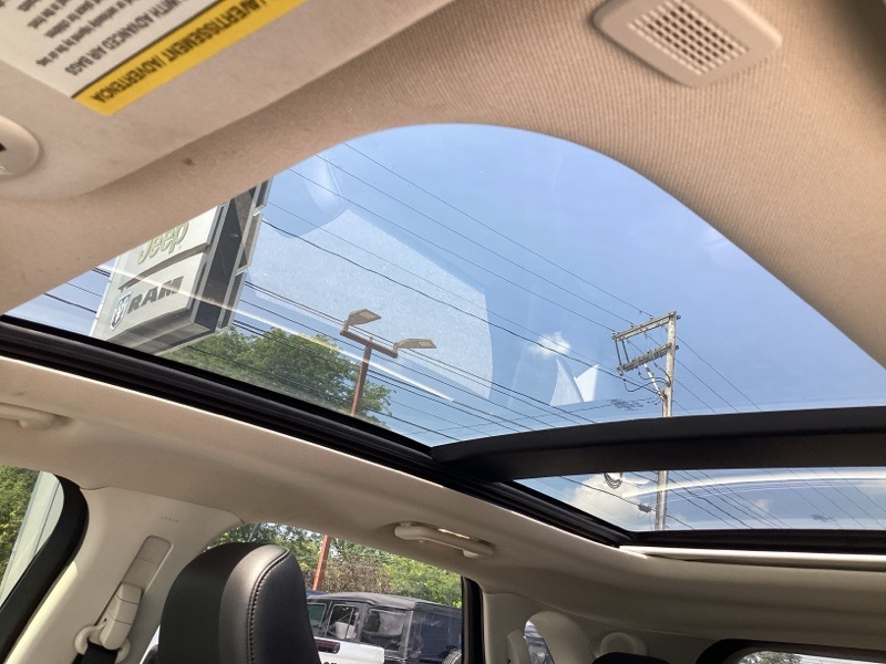 2021 Ford Edge Titanium photo 16