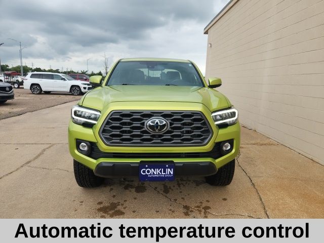 2023 Toyota Tacoma TRD Sport photo 2