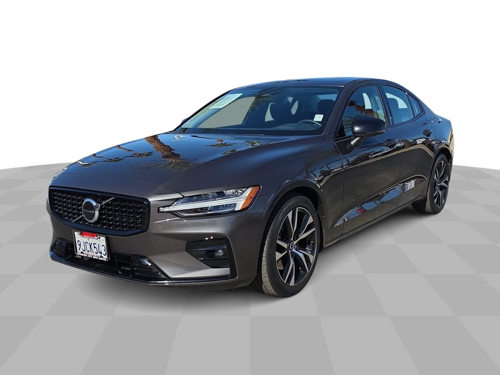 2024 Volvo S60 B5 Core photo 4