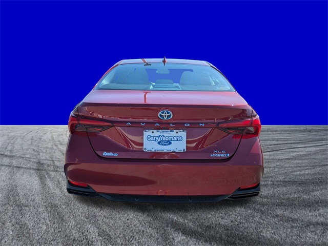 2019 Toyota Avalon Hybrid XLE photo 3