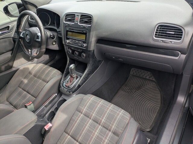 2011 Volkswagen Golf GTI photo 28