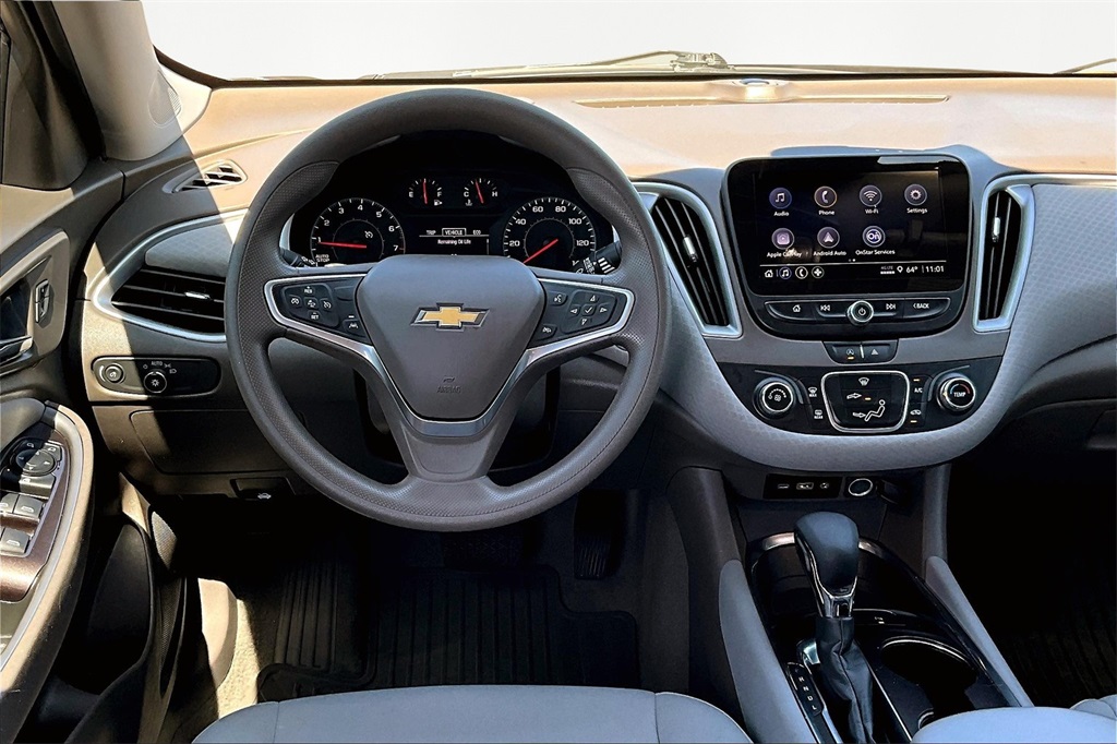 2022 Chevrolet Malibu LS photo 5