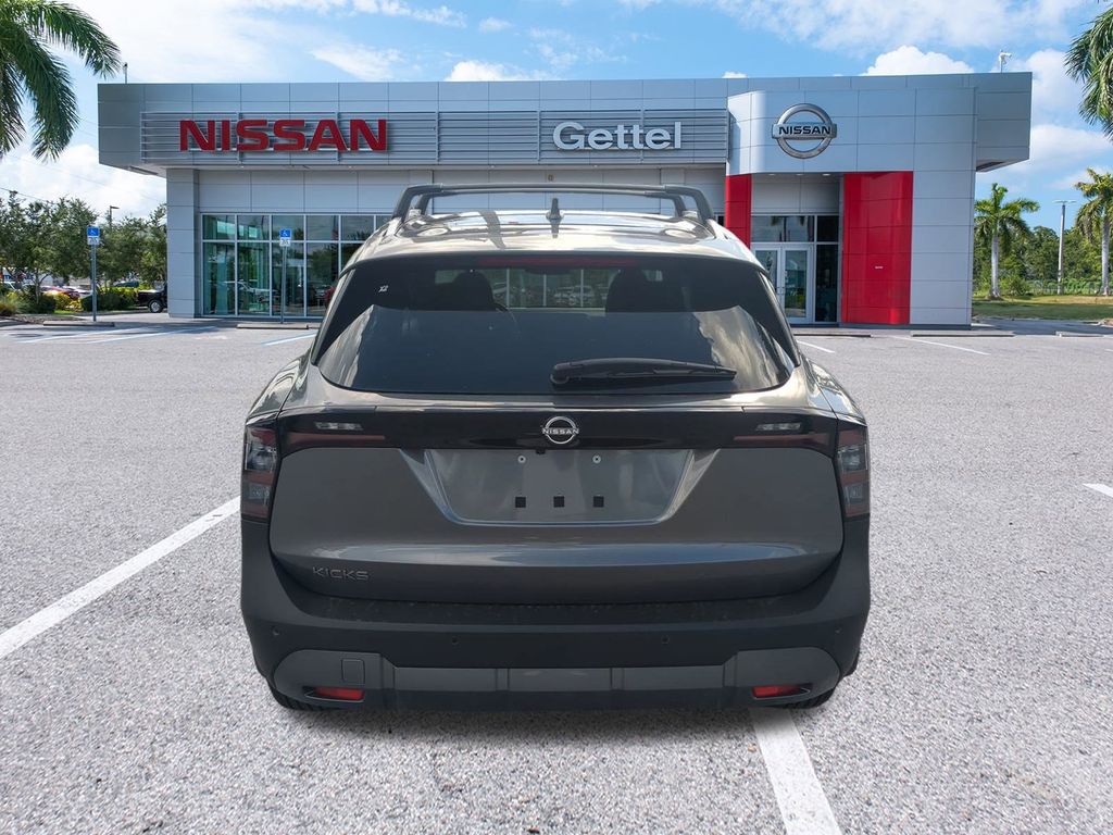 2025 Nissan Kicks SV photo 5