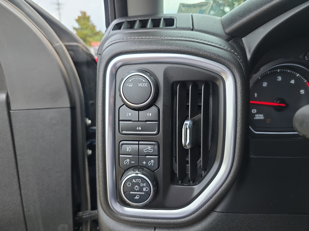 2020 Chevrolet Silverado 3500HD LT photo 14