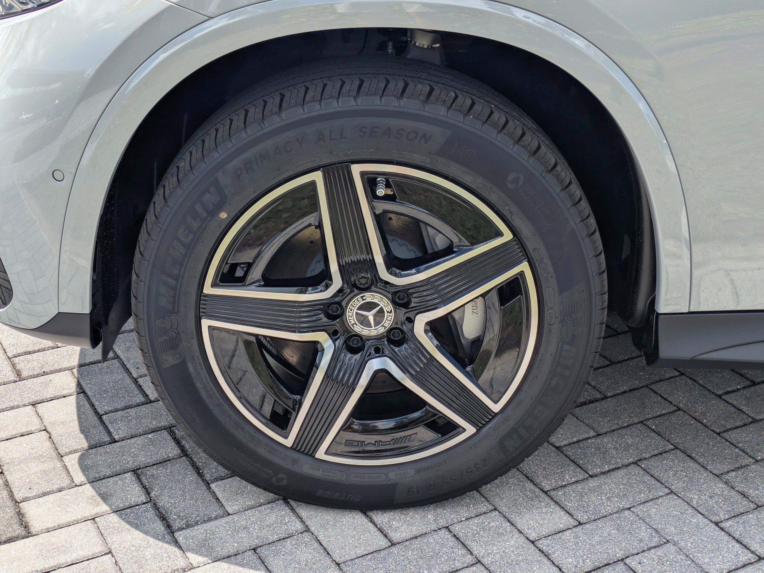 2026 Mercedes Benz GLC 300 4MATIC photo 2