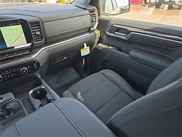 2025 Chevrolet Silverado 1500 LT photo 17
