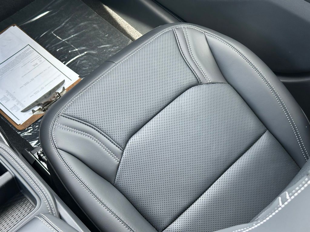 2025 Ford Mustang Mach-E Premium photo 12