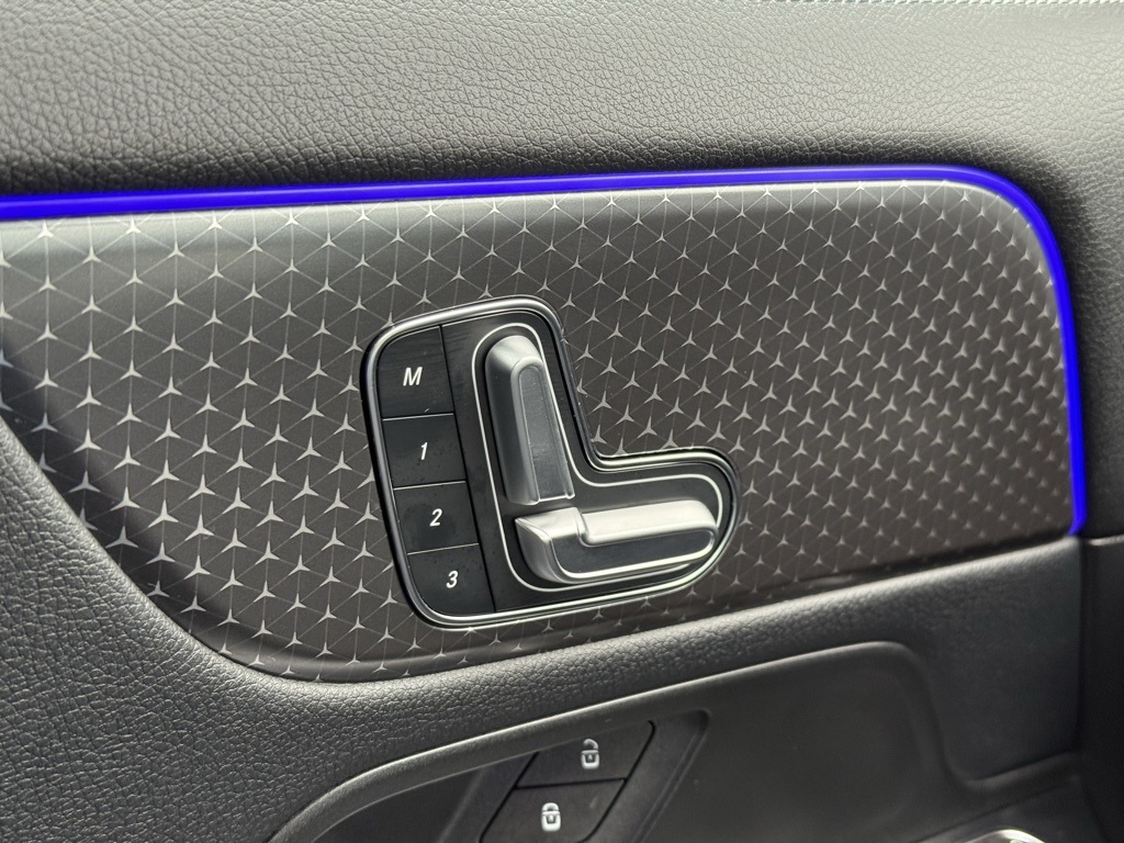 2025 Mercedes Benz GLA 250 photo 4