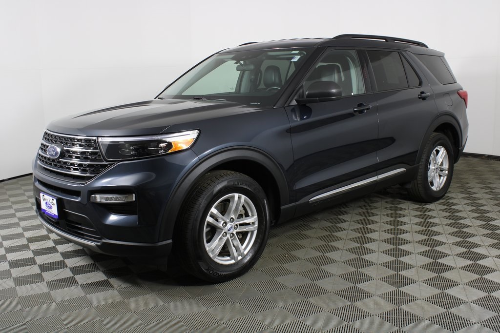 2023 Ford Explorer XLT photo 3