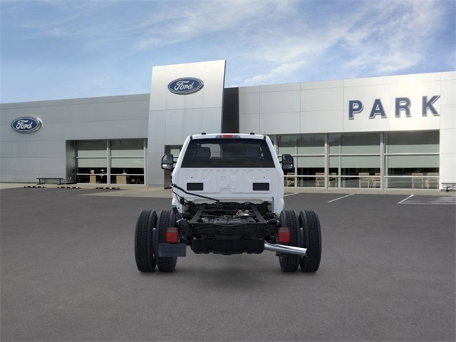 2025 Ford F-450 photo 5