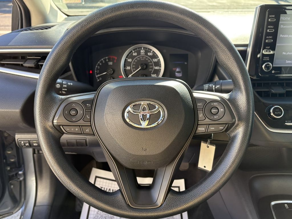 2021 Toyota Corolla LE photo 16