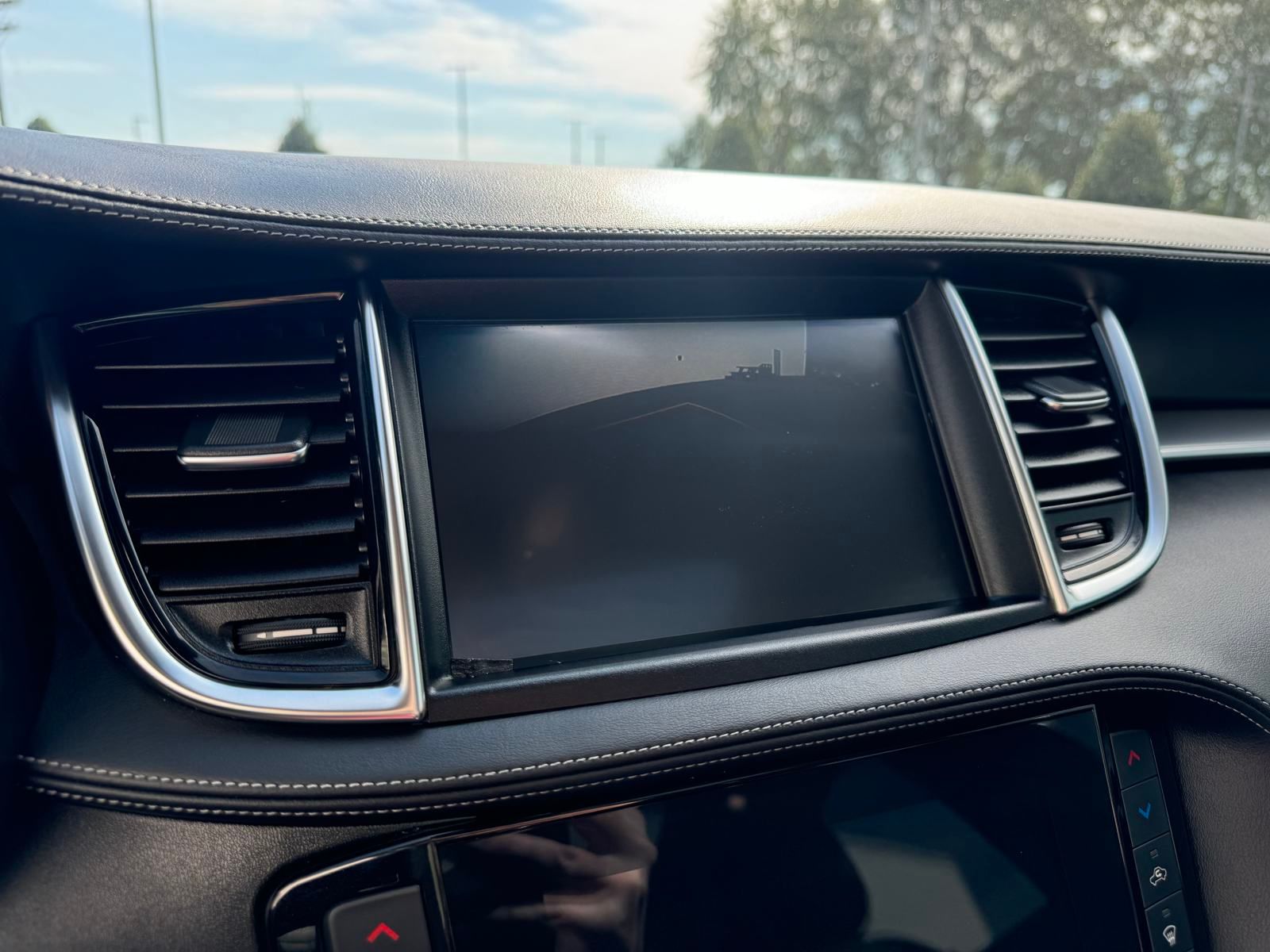 2019 Infiniti QX50 Luxe photo 10