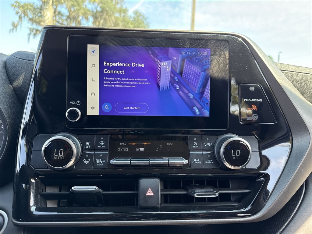 2024 Toyota Highlander LE photo 19