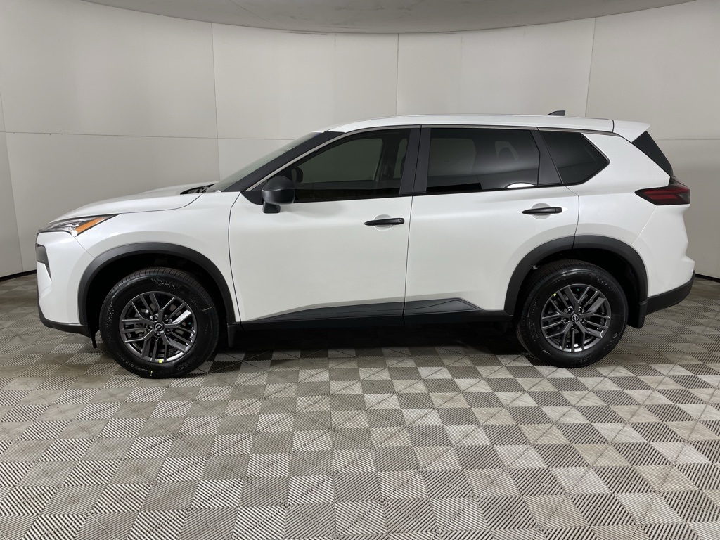 2025 Nissan Rogue S photo 5