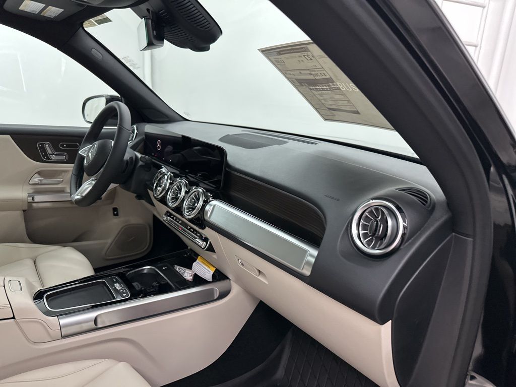 2026 Mercedes Benz GLB 250 4MATIC photo 25