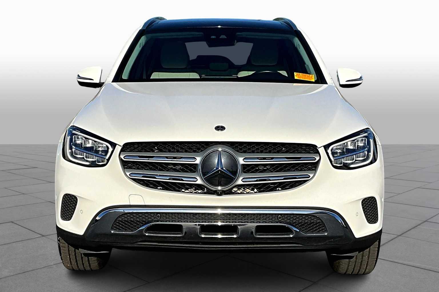 2022 Mercedes Benz GLC 300 photo 3