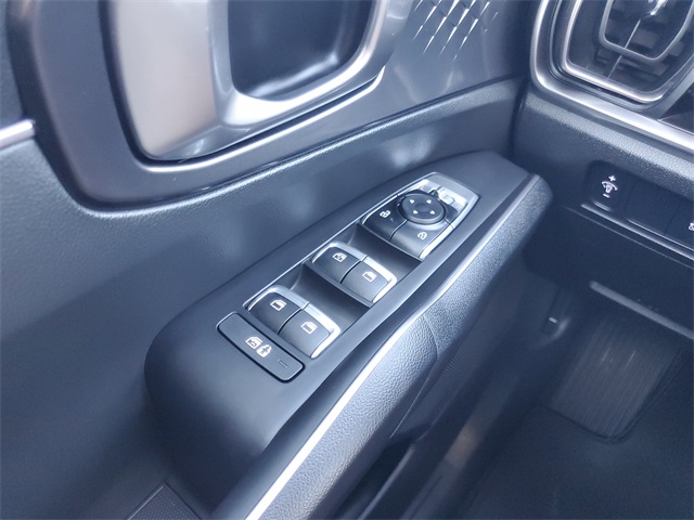 2025 Kia Sorento S photo 26