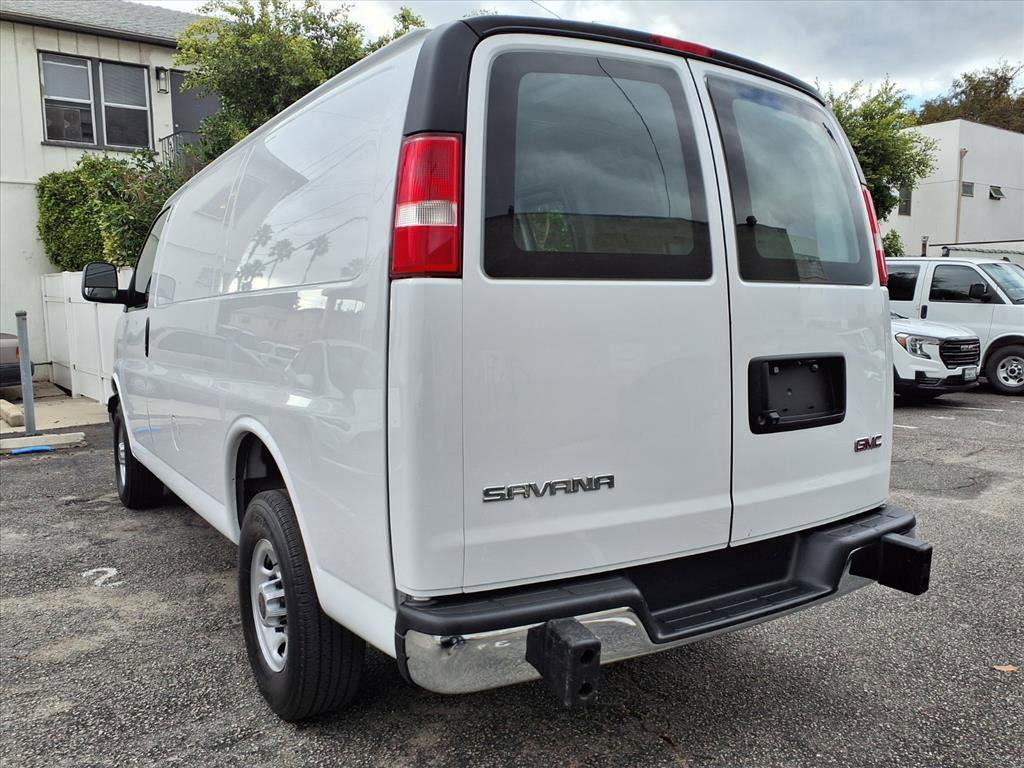 2023 Gmc Savana Cargo 2500 photo 3