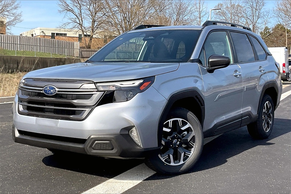 2025 Subaru Forester Premium photo 2