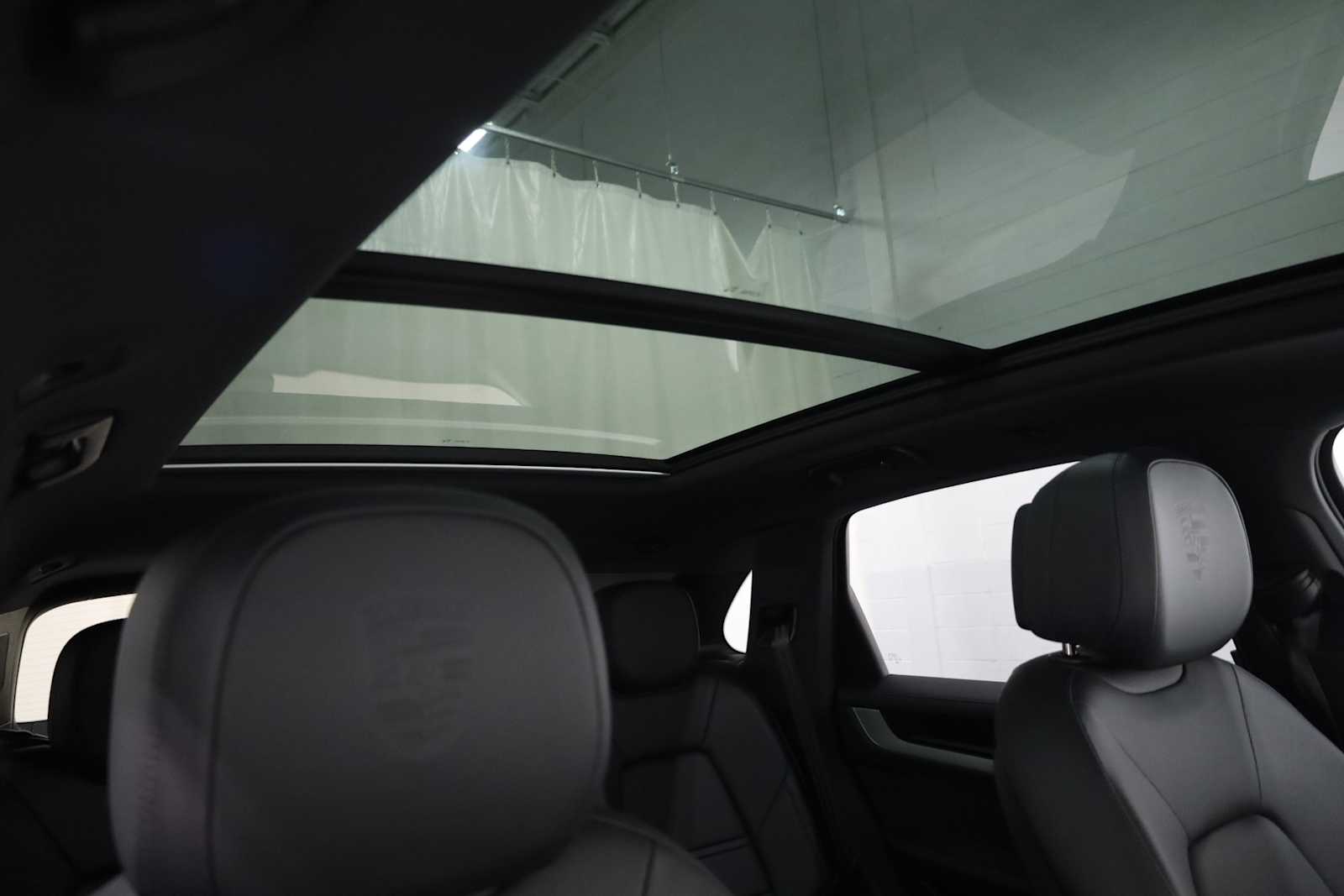 2025 Porsche Cayenne S photo 19