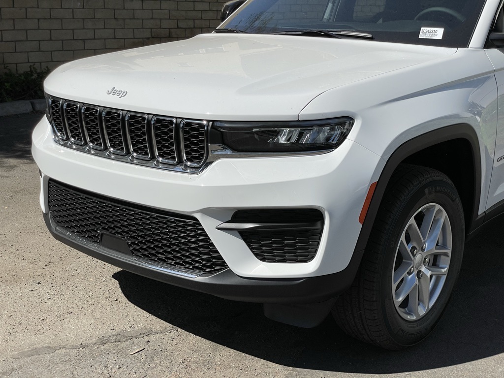 2025 Jeep Grand Cherokee Laredo X photo 9