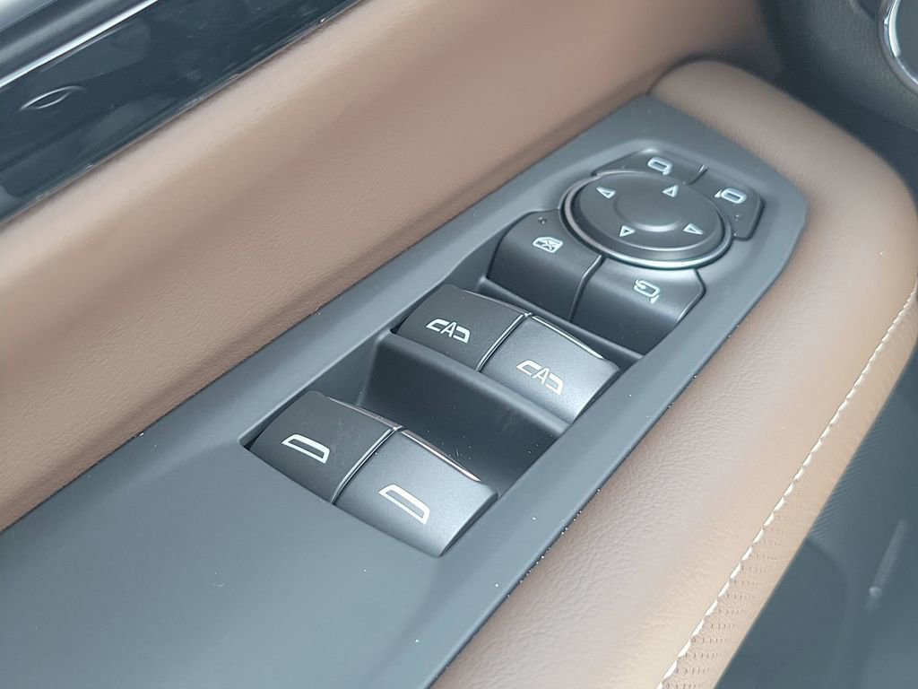 2025 Chevrolet Suburban High Country photo 33