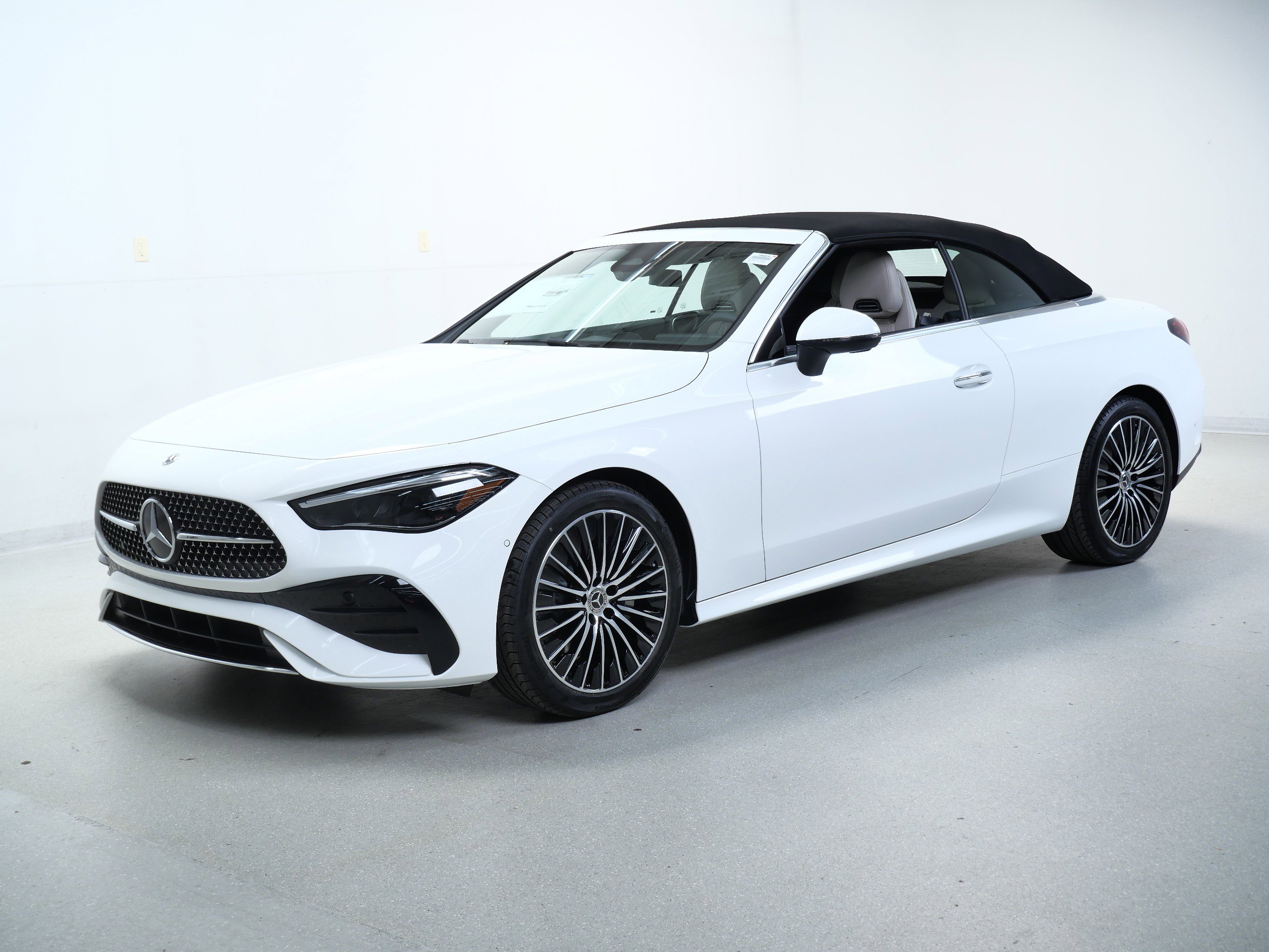 2026 Mercedes Benz CLE 300 4MATIC Cabriolet photo 3