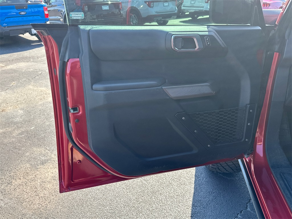 2021 Ford Bronco First Edition photo 9
