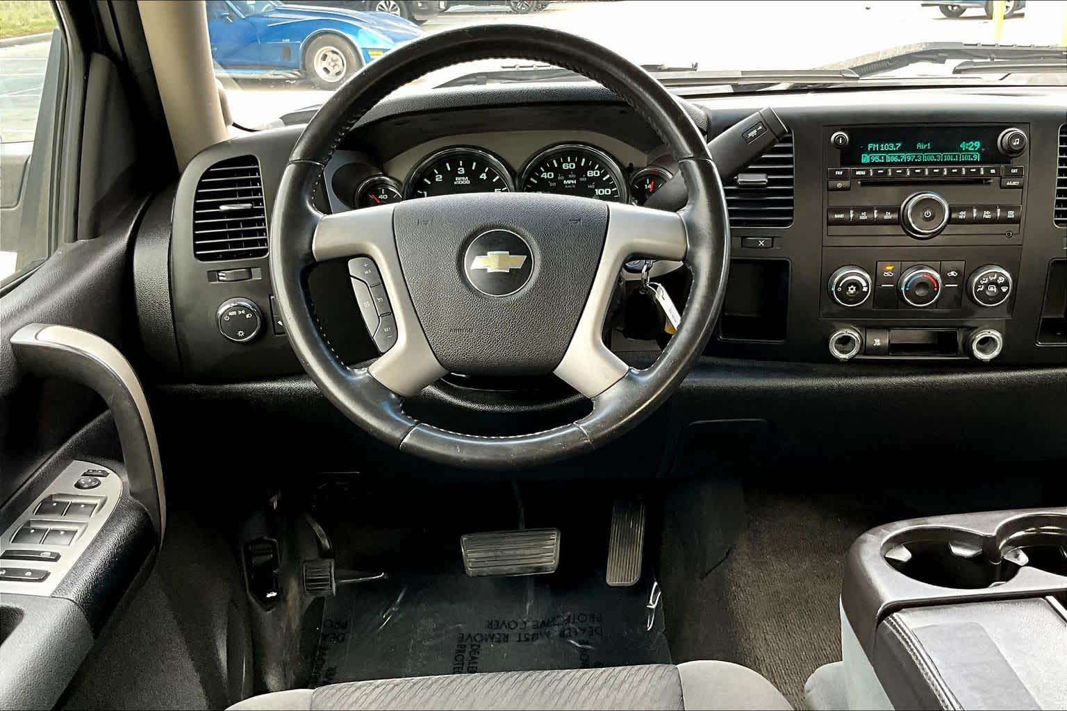 2009 Chevrolet Silverado 1500 LT photo 4