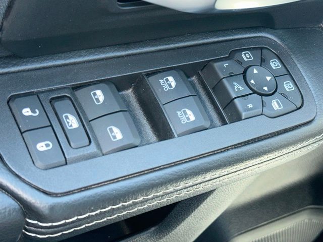 2025 Ram 2500 Big Horn photo 16