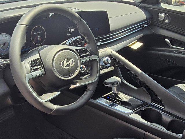2025 Hyundai Elantra Limited photo 16