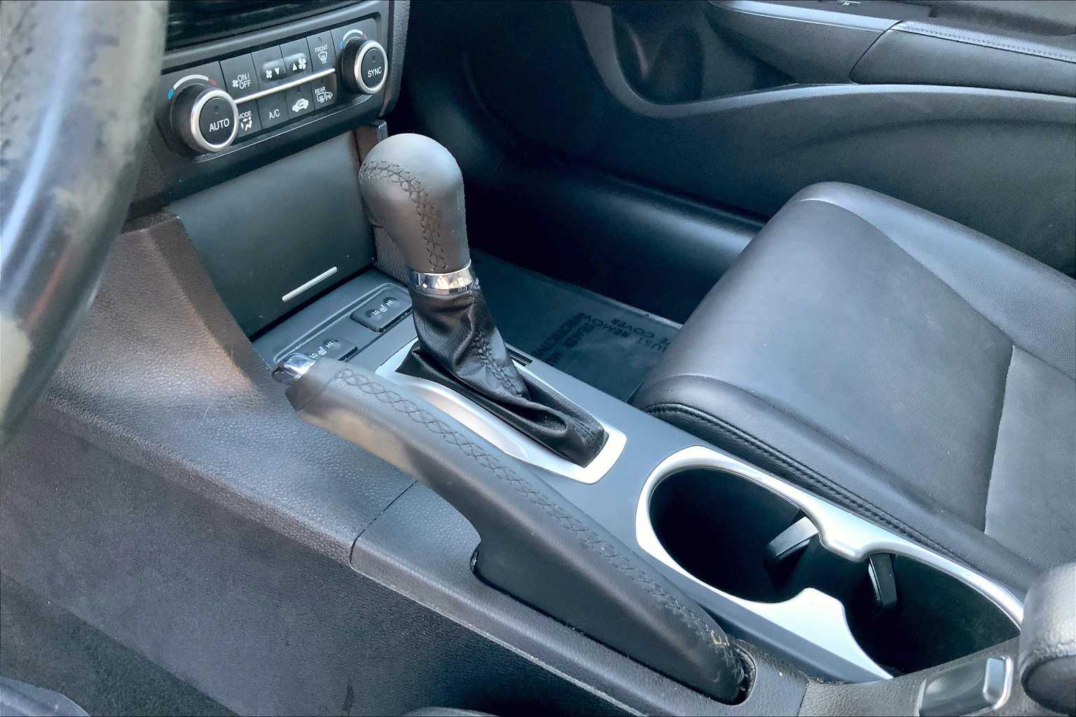2017 Acura ILX Base photo 16