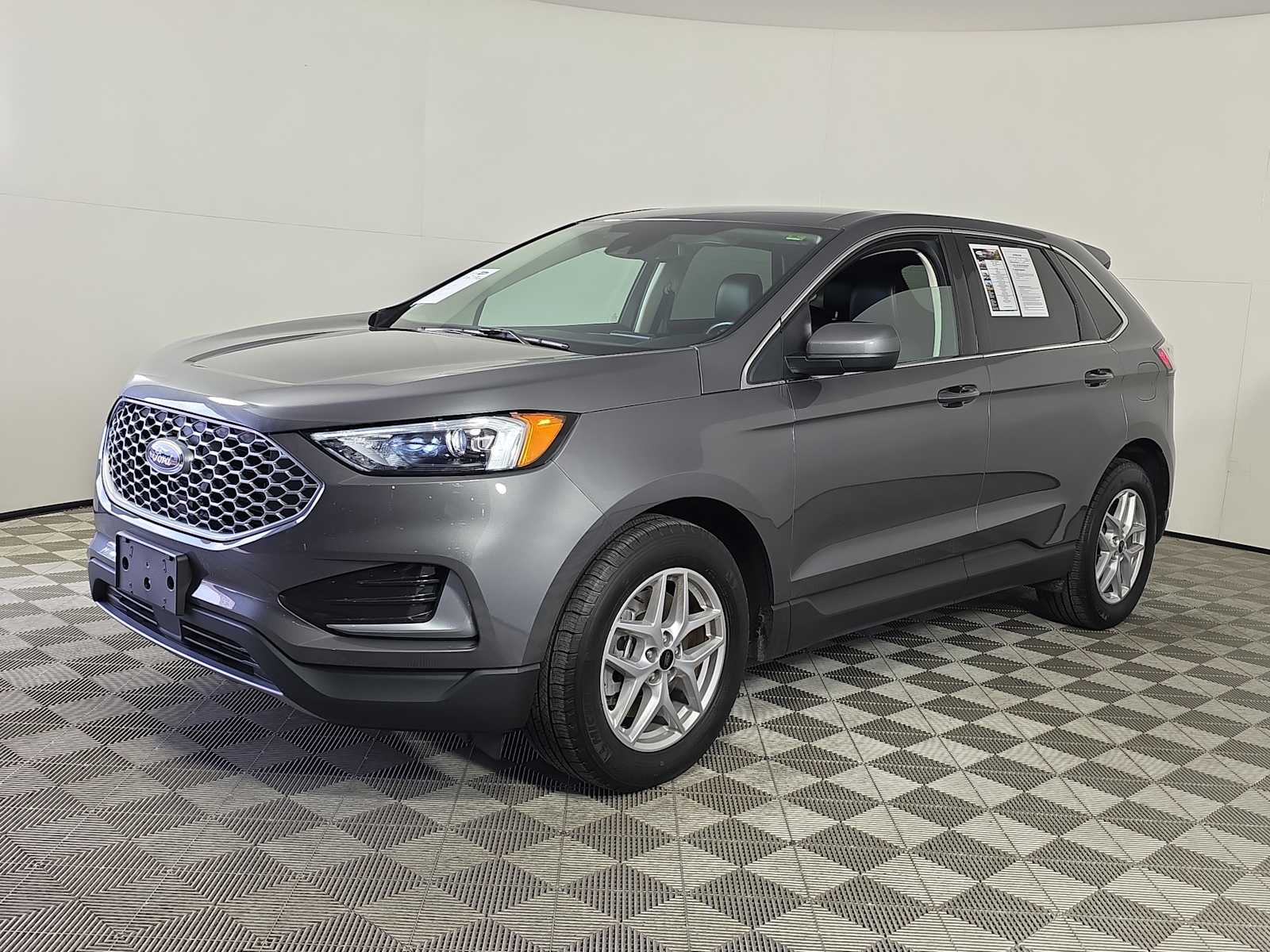 2023 Ford Edge SEL photo 6