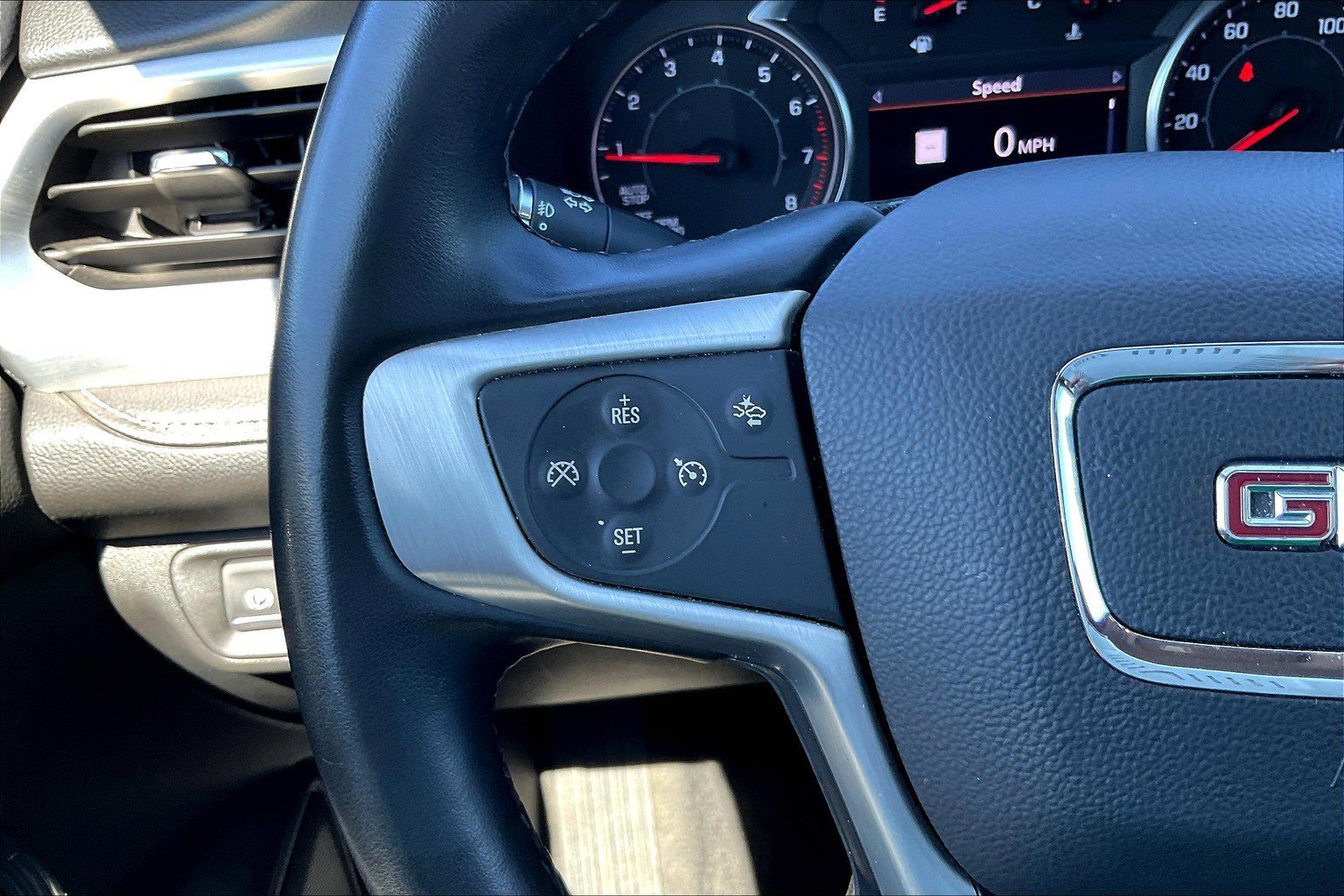 2023 Gmc Acadia SLT photo 16