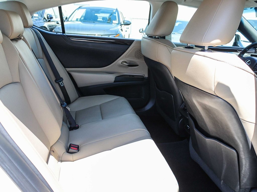 2020 Lexus ES 350 Premium photo 18