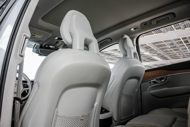 2021 Volvo XC90 Momentum photo 25
