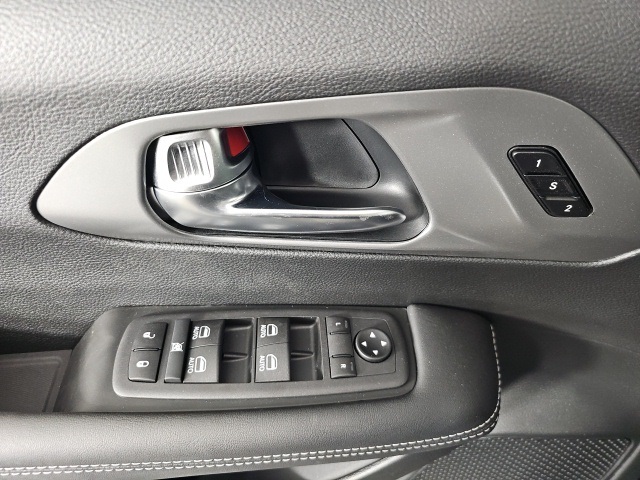 2026 Chrysler Pacifica photo 13