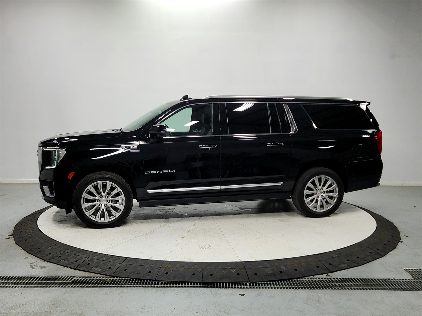 2023 Gmc Yukon XL Denali photo 4